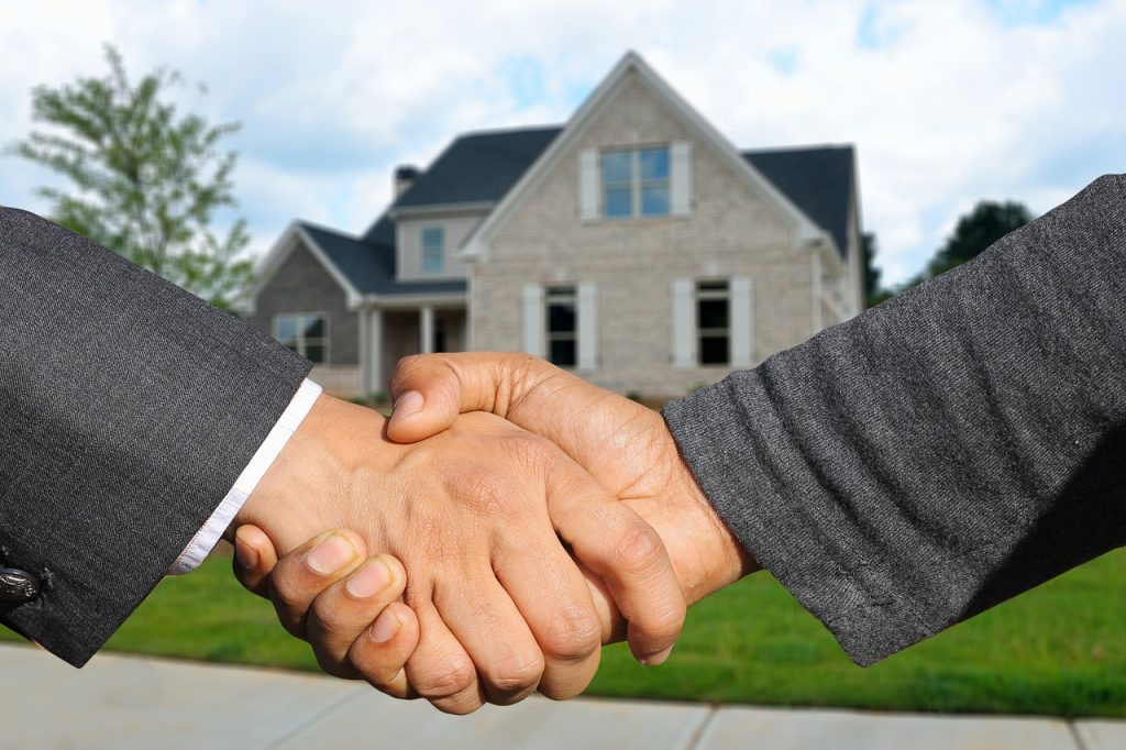 purchase, house, 4k wallpaper, wallpaper hd, house purchase, real estate, desktop backgrounds, free wallpaper, handing over, laptop wallpaper, 4k wallpaper 1920x1080, real estate agent, windows wallpaper, property, possession, wallpaper 4k, worth, to buy, free background, contract, cool backgrounds, shaking hands, handshake, agreement, hd wallpaper, partnership, beautiful wallpaper, hand, man, full hd wallpaper, collaboration, mac wallpaper, background, people
